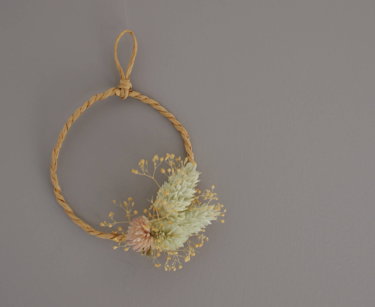 Couronne de fleurs murale