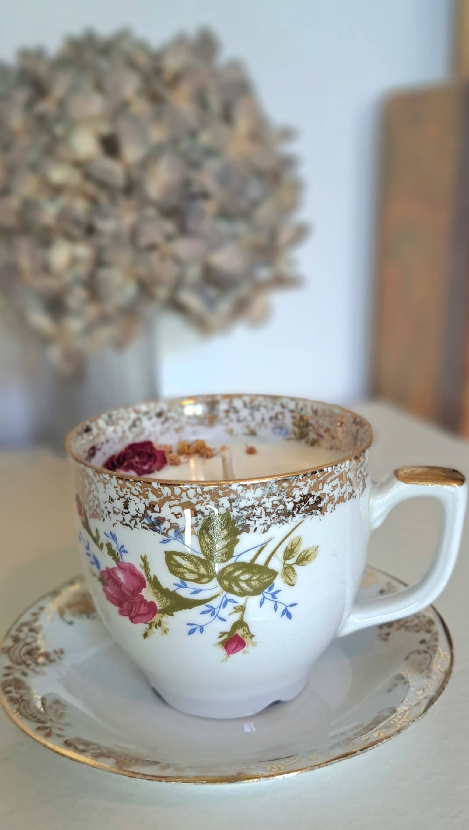 Bougie parfumée dans tasse ancienne 3