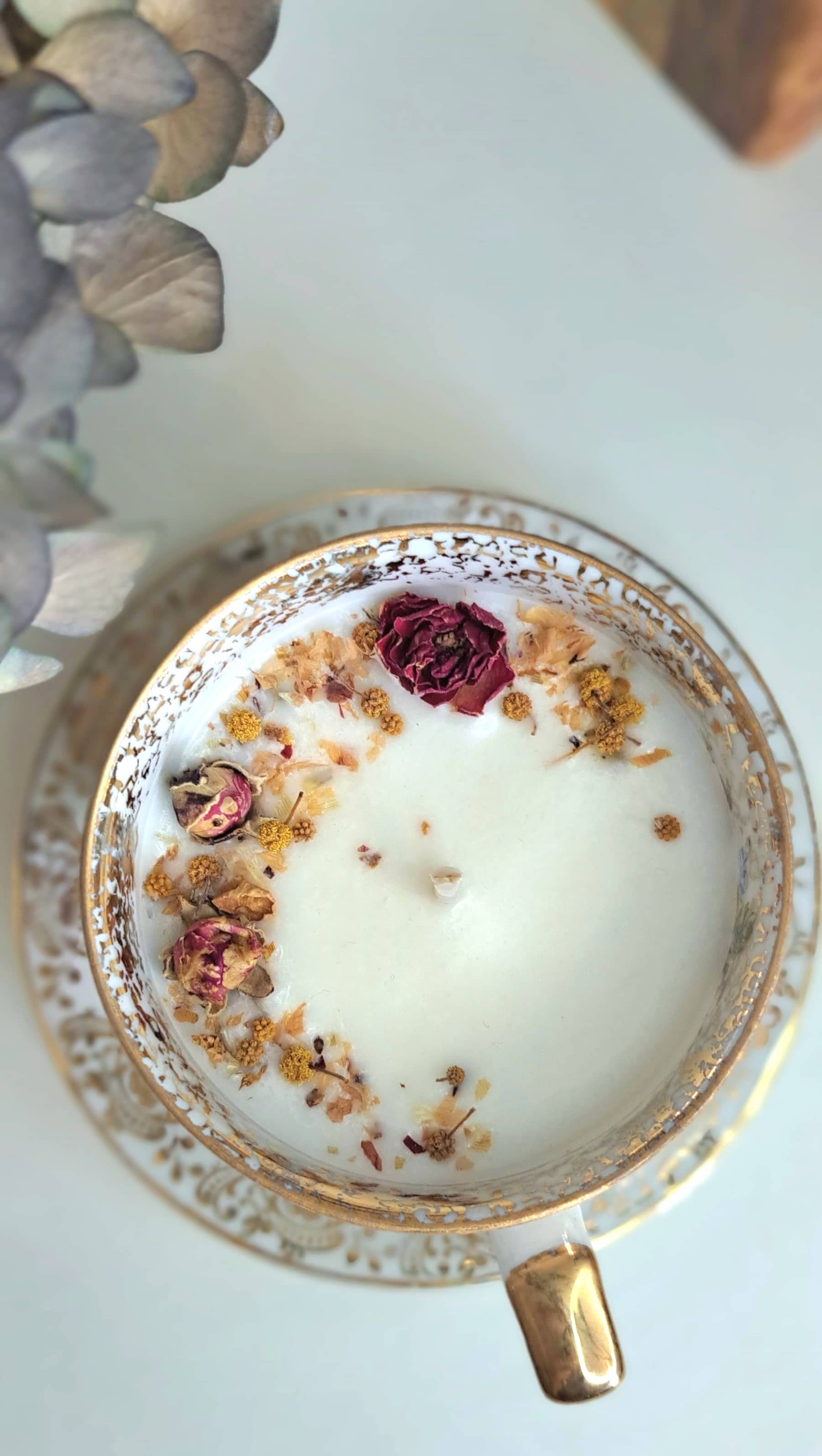 Bougie parfumée dans tasse ancienne 2