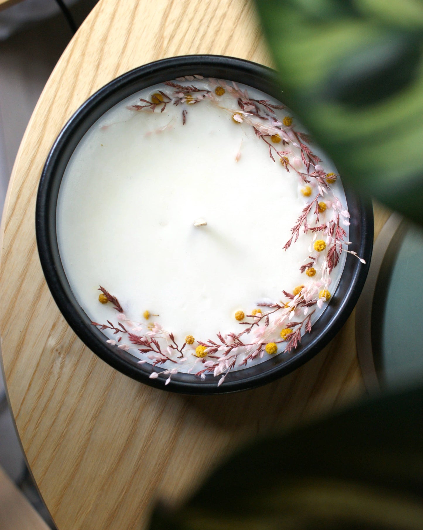 Bougie fleurs sechees, naturelle et parfumeee 3