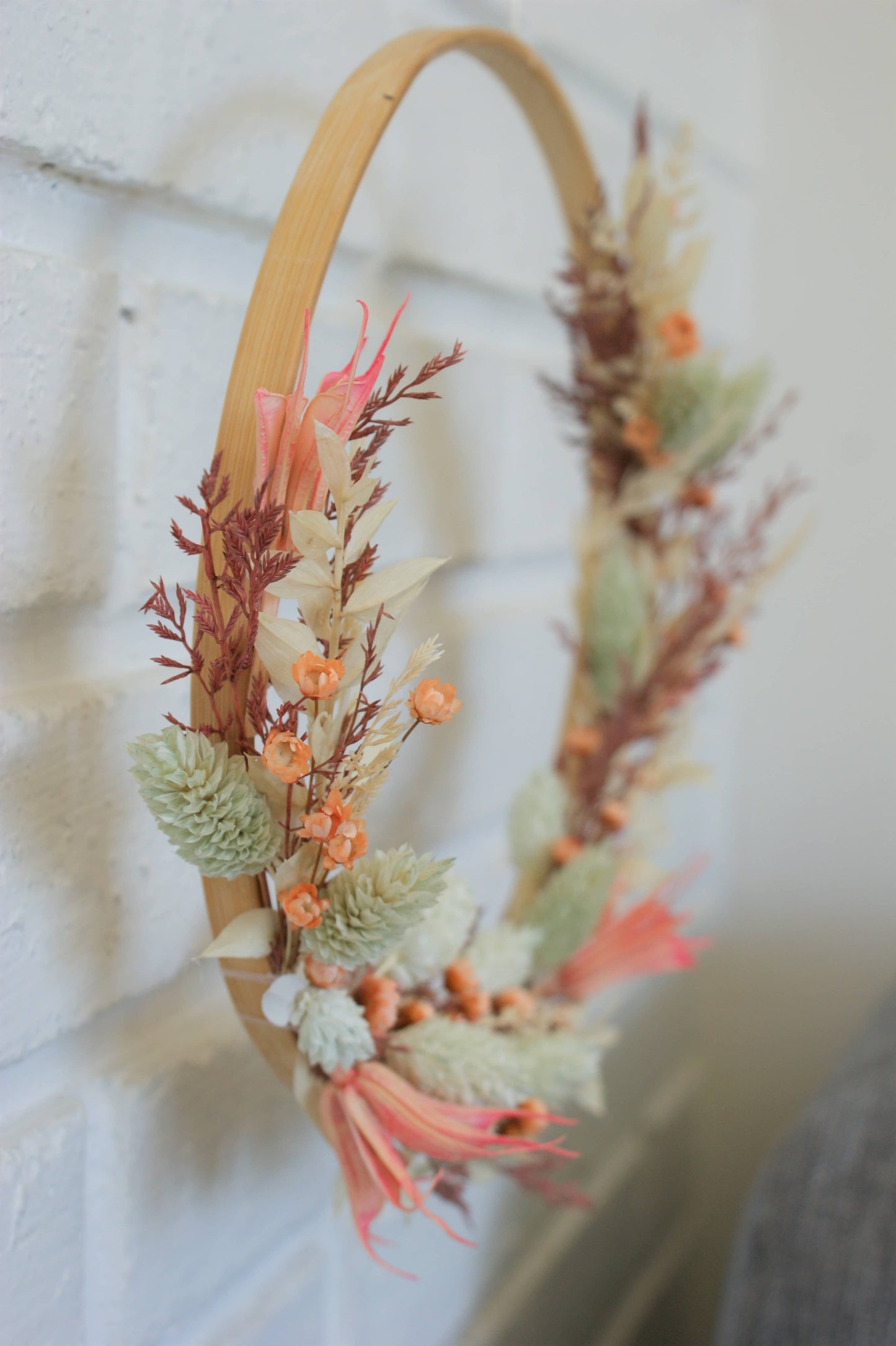 Couronne de fleurs sechees pour une decoration naturelle 7