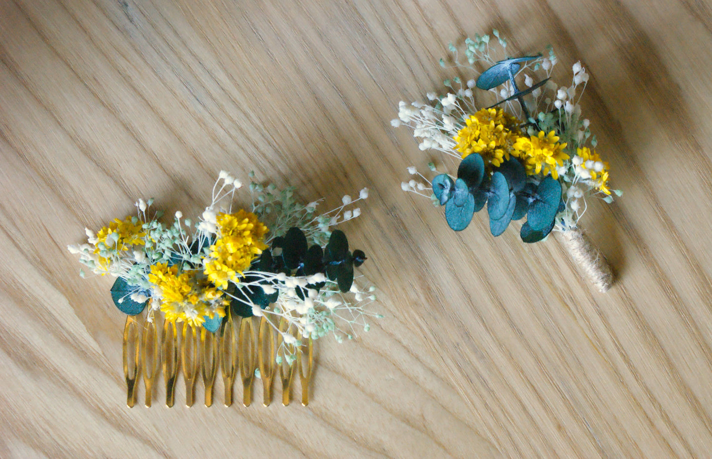 Peigne de coiffure avec fleurs sechees et eucalyptus avec sa boutonniere assortie 8
