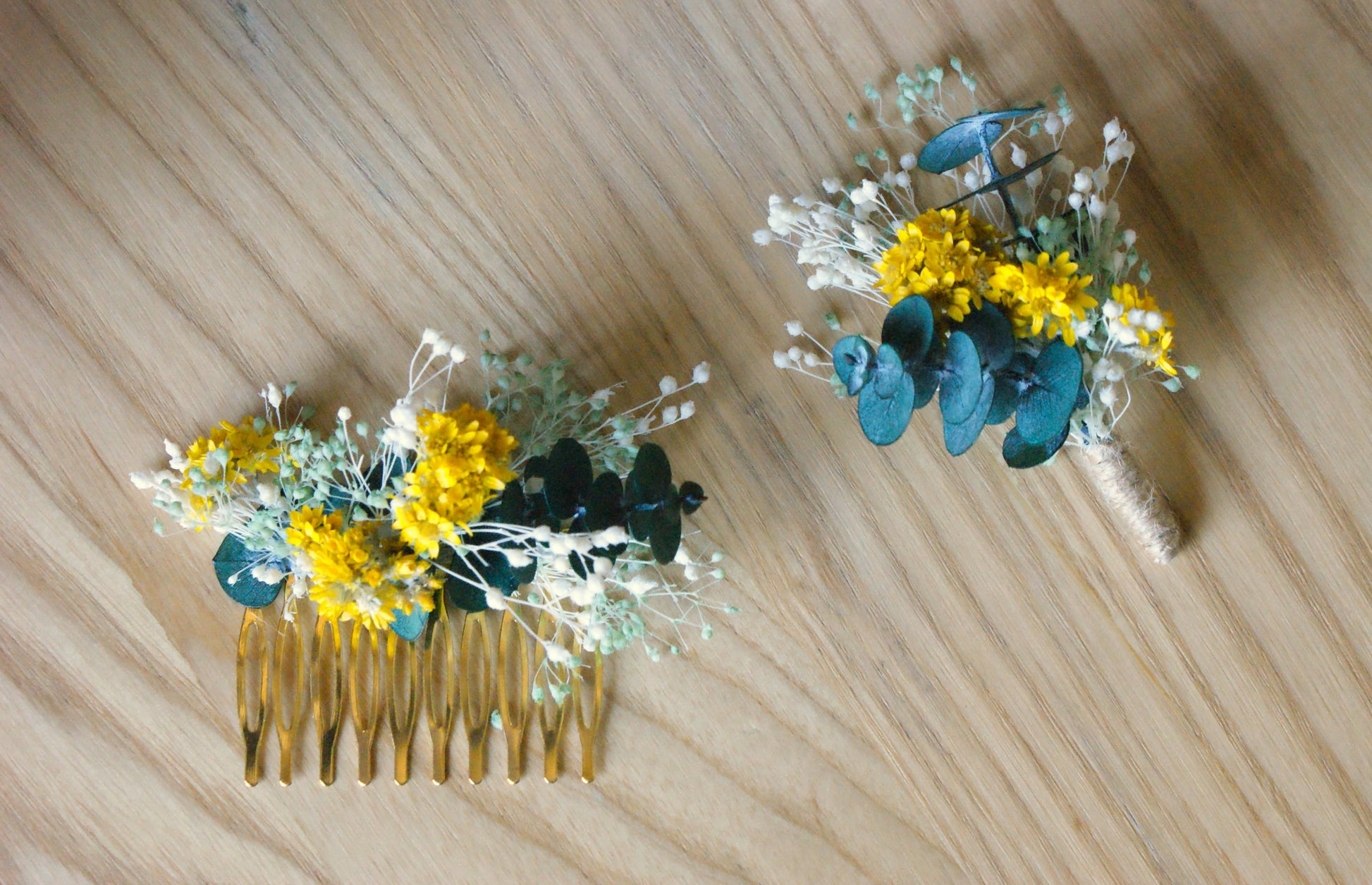 Peigne de coiffure avec fleurs sechees et eucalyptus avec sa boutonniere assortie 8
