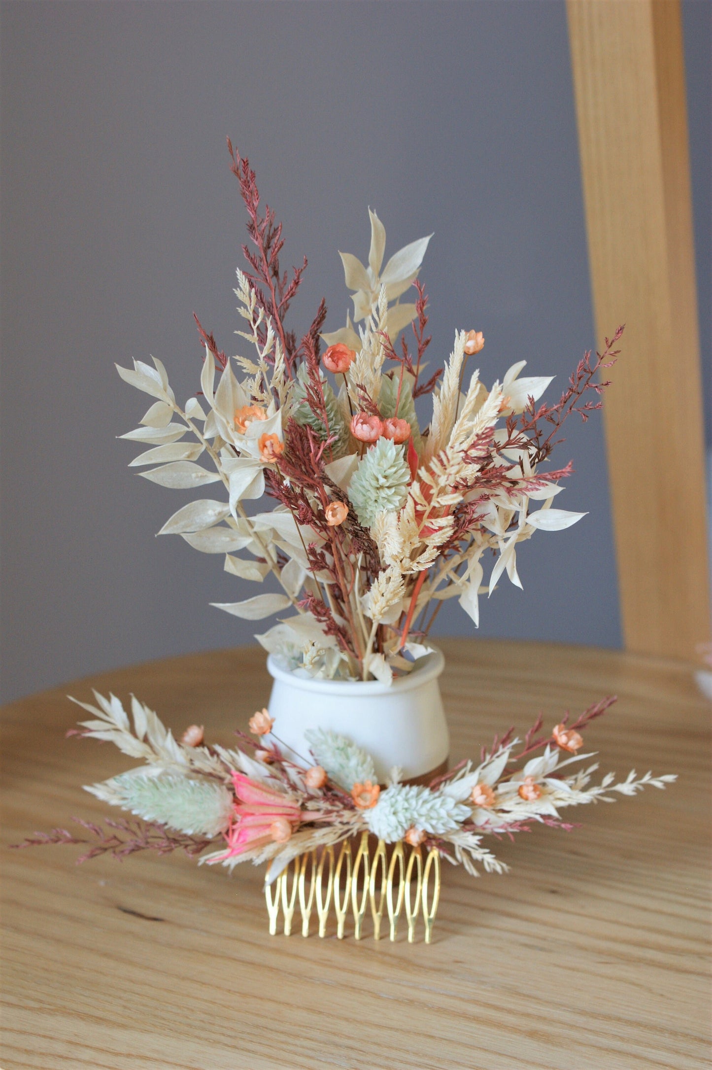 Petit bouquet de fleurs séchées et stabilisées