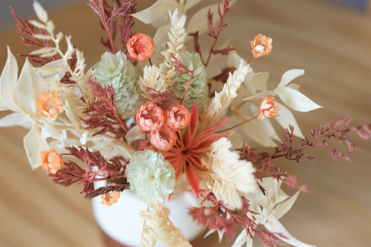 Petit bouquet de fleurs séchées et stabilisées