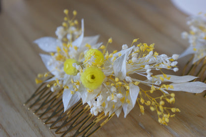 Peigne chignon fleurs stabilisées et fleurs jaunes