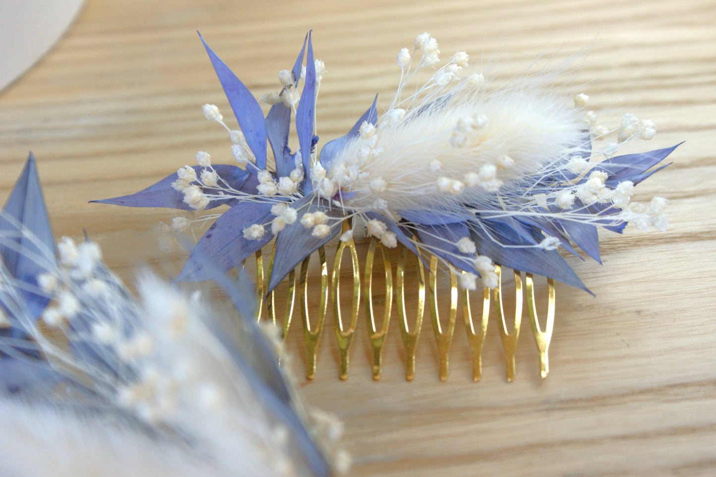 Peigne cheveux avec fleurs stabilisees 3