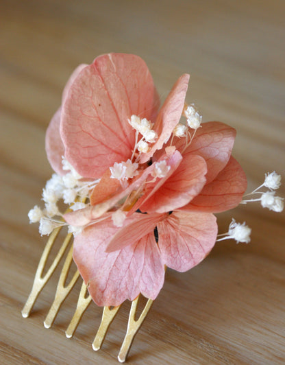 Peigne de petales d'hortensia et fleurs sechees 4